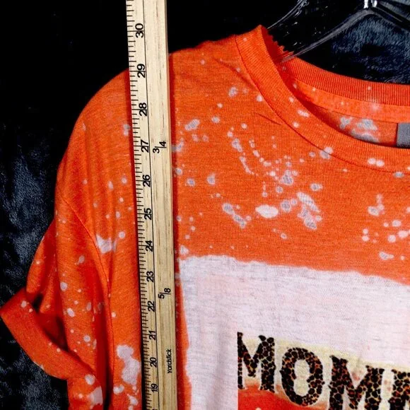 Woman's T Shirts Funny Mommin Ain’t Easy Orange Large Adult Shirt - Picture 5 of 7
